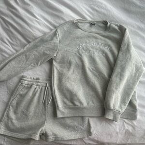 Los Angeles California Women's Sweater/short Set